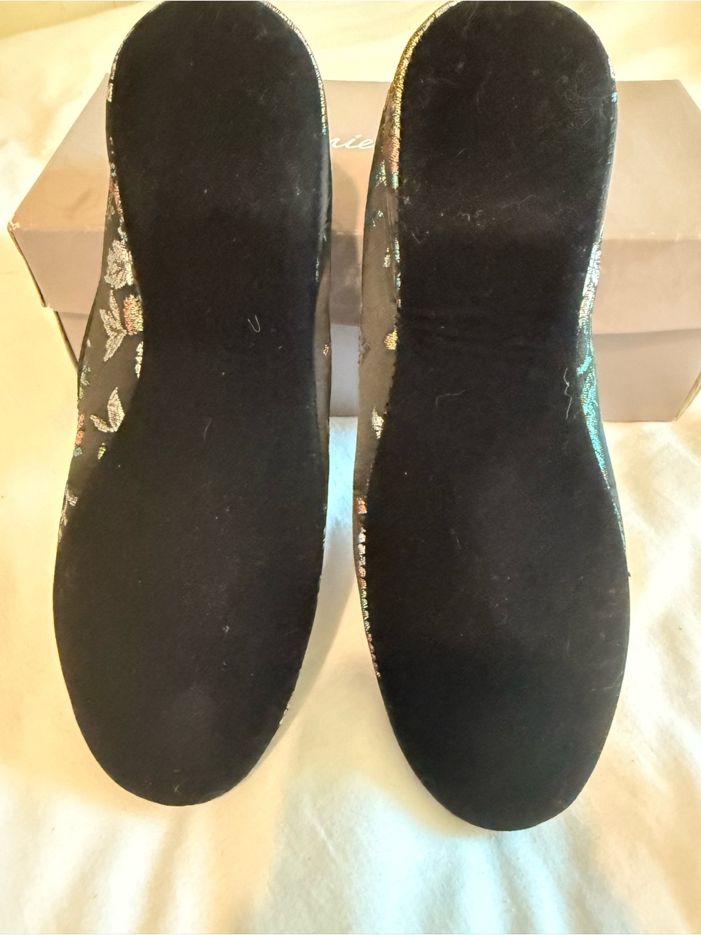 Daniel Green Meg Women's Black Brocade House Slippers Size 8 - Picture 2 of 6